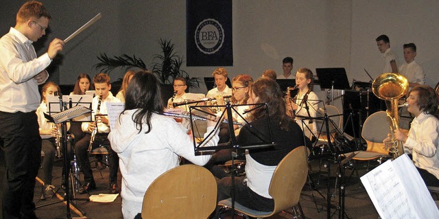 Das Jugendorchester Kandern-Tannenkirc...um ersten Mal ein gemeinsames Konzert.  | Foto: Regine Ounas-Krusel