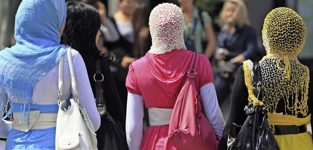 Muslimische Frauen auf dem Potsdamer Platz in Berlin  | Foto: dpa