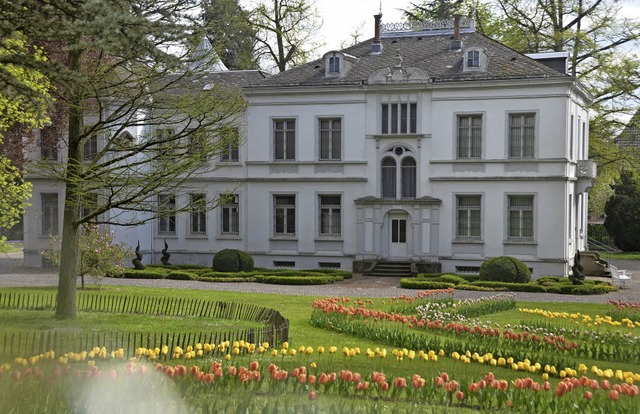 Farbenfrohe Tulpenarrangements schmeicheln der Villa Jamm.   | Foto: michael strter