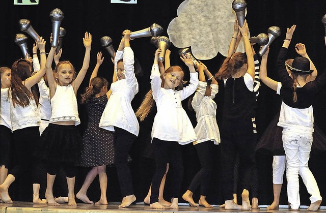 Spa hatten die Kinder  bei ihren Tanzdarbietungen.  | Foto: Jrgen Schweizer