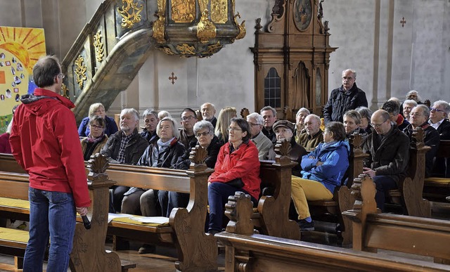 Interessiert folgten rund 60 Zuhrer der Fhrung.   | Foto: Fotos: Hubert Bleyer