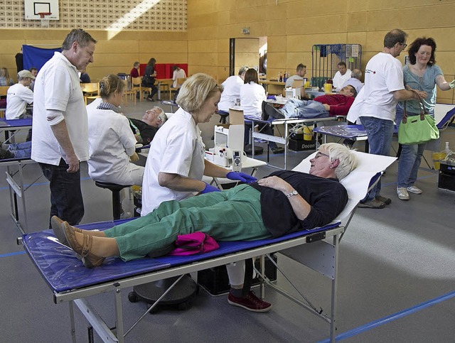 Blutspendeaktion in der Festhalle Bleibach.   | Foto: Daniel Fleig