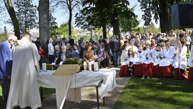 Auf dem Inseli im Rhein fand der Stationengottesdienst seinen Abschluss.   | Foto: Danielle Hirschberger