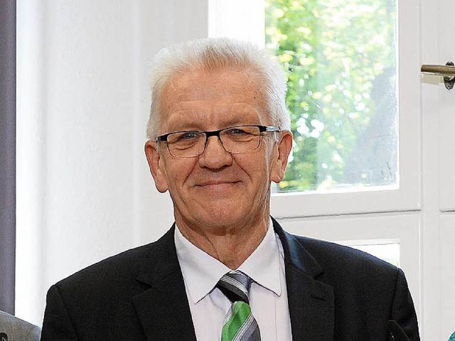 Nicht alle bei den Grnen sind so zufr...dem Vertrag wie Winfried Kretschmann.   | Foto: dpa