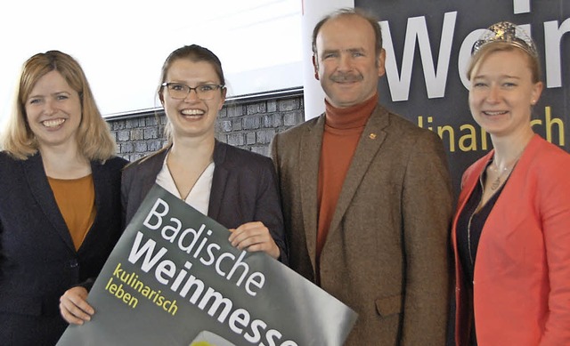 Werben  fr die Weinmesse (von links):... Badische Weinknigin Isabella Vetter   | Foto: Hubert Rderer