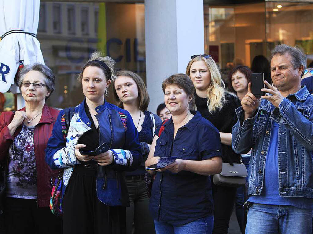 Einkaufsnacht und Singarena zogen Tausende von Menschen in die Innenstadt