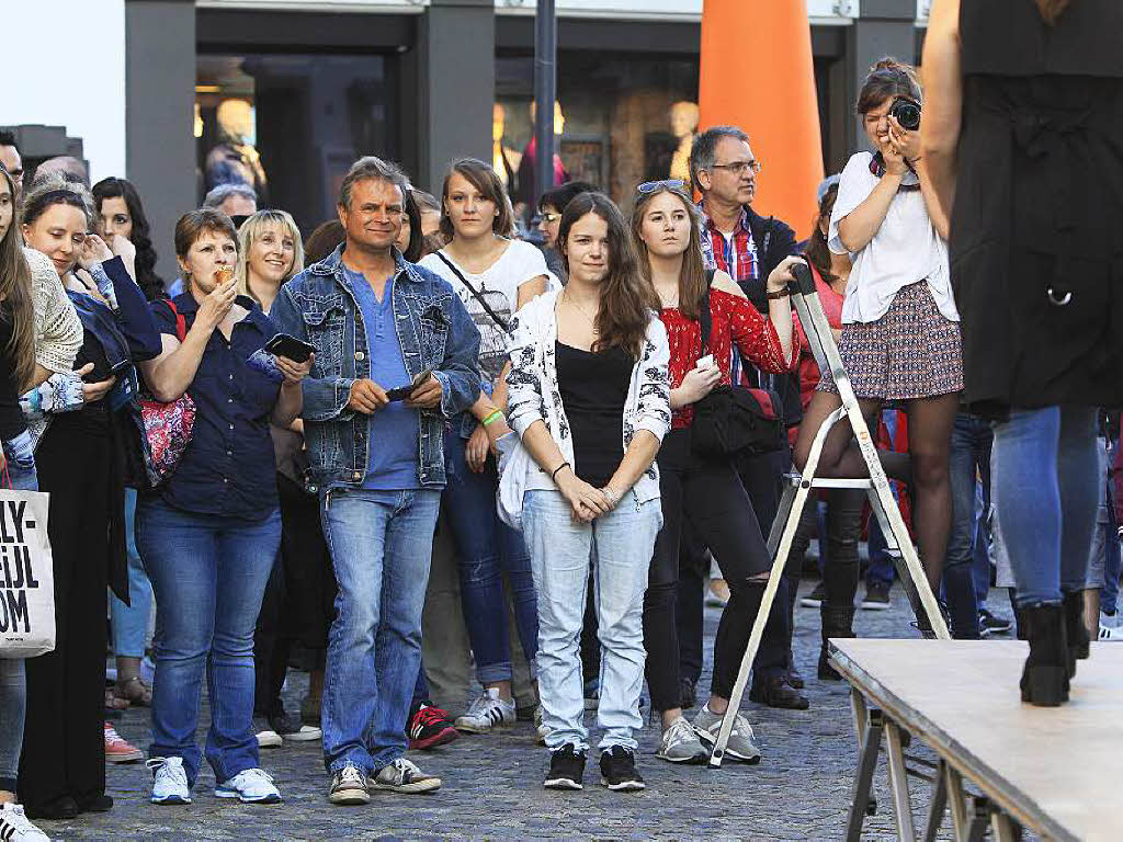 Einkaufsnacht und Singarena zogen Tausende von Menschen in die Innenstadt