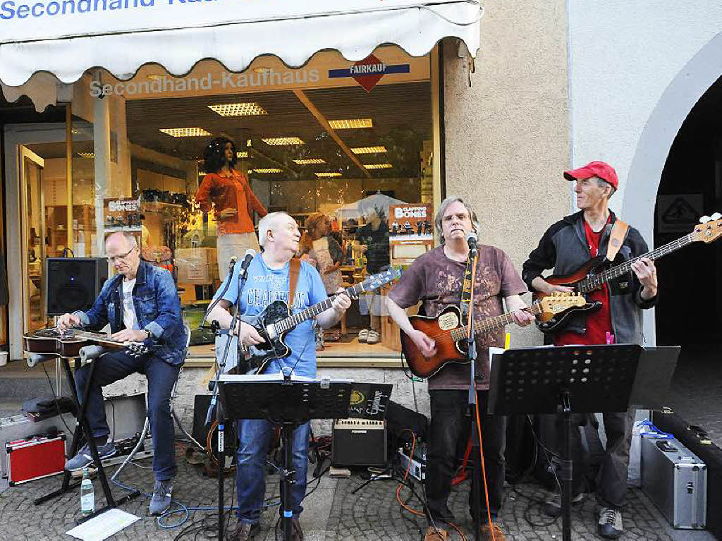 Zwischen die Chre hatte sich auch eine Band gesellt - und die war keineswegs Second-Hand