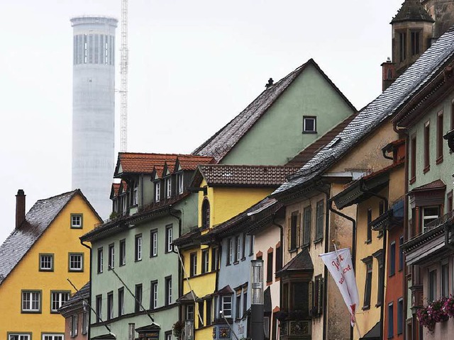 Stadtbildprgend: Der Testturm fr Auf...f einem Foto aus dem vergangenen Jahr.  | Foto: dpa