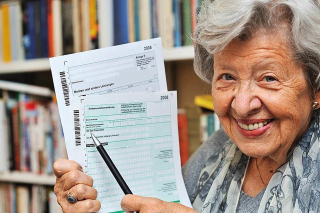 Viele Rentner mssen jetzt wieder eine Steuererklrung abgeben.  | Foto:  Fotolia.com/GordonGrand