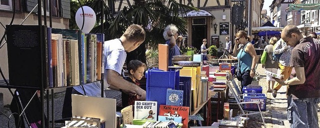 In eine riesige Bchermeile verwandelt...ter am Sonntag die Endinger Innenstadt  | Foto: Ruth Seitz