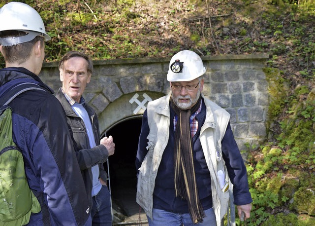 Wolfgang Werner,   Geologiedirektor de...em Eingang zum Maulburger Gipsstollen   | Foto: Diehl