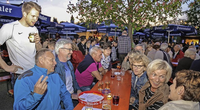 Viele Besucher, tolle Stimmung: Das Do...ltdorf war Ziel fr alle Generationen.  | Foto: Sandra Decoux-Kone