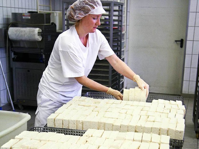 Tofu wird aus Soja hergestellt.  | Foto: Uwe Zucchi
