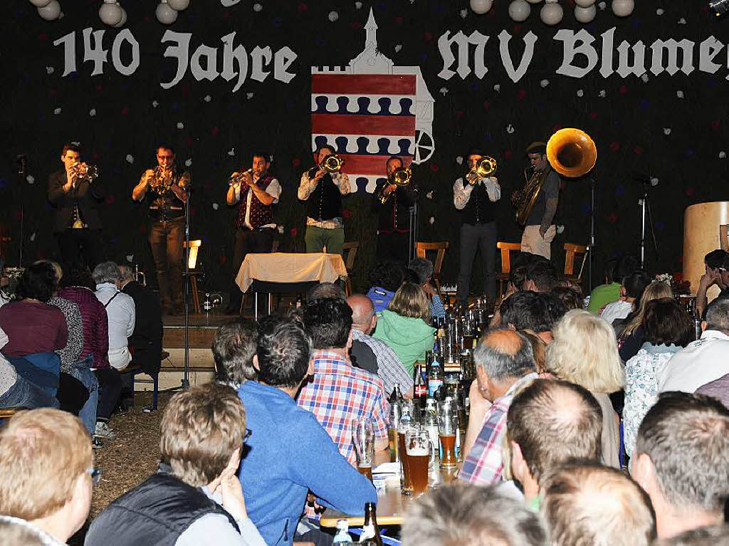 Die sieben mehrfach talentierten Musiker der Brassband „Da Blechhauf'n“ waren extra aus sterreich angereist, um dem MV Blumegg mit einer fantastischen Show zu seinem 140. Geburtstag zu gratulieren.