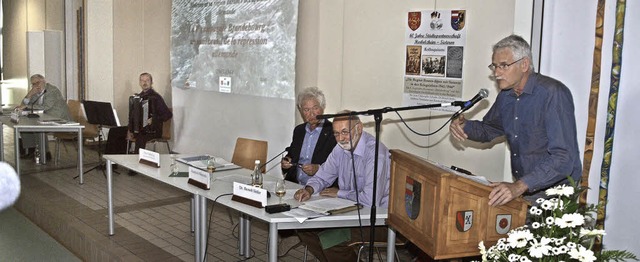 Jean-Christophe Labadie (rechts) bei s...usfhrungen im Rahmen des Kolloquiums.  | Foto: Michael Haberer