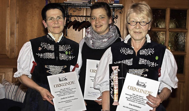 Andrea Jockers, Jenny Helmle und Uta S...rachtenverein Bonndorf ausgezeichnet.   | Foto: Daniele Schle