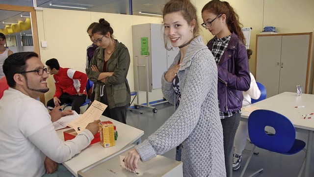 Die erste Wahl  ihres Lebens war fr v...d -schler durchaus etwas Besonderes.   | Foto: Frey