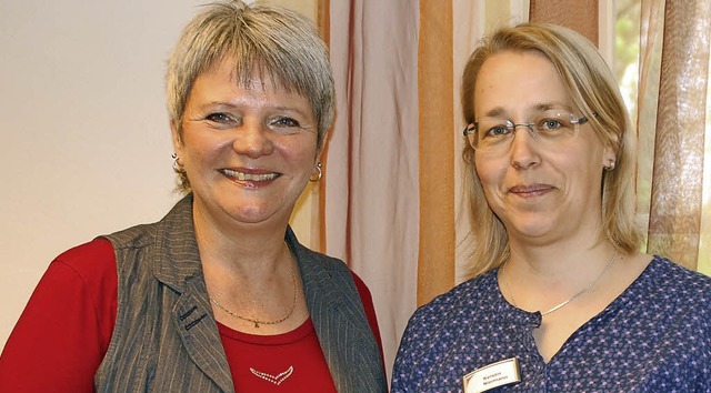 Ute Vogt (links) und  Kerstin Niermann laden zum Pflegetag ein.   | Foto: puppe