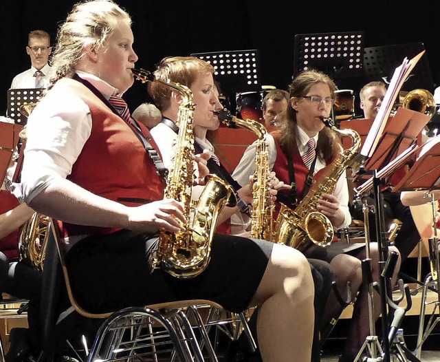 Mit einem kontrastreichen Programm erfreute der Musikverein Herten das Publikum.  | Foto: Ingrid Arndt