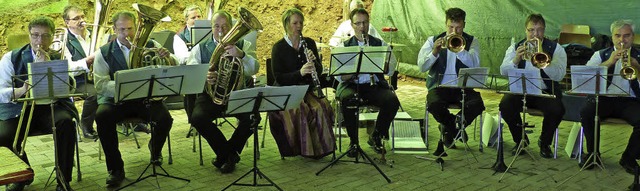 Die Eschbacher Heimatmusikanten unter der Leitung von Werner Schweizer  | Foto: Barbara Odrich-Rees