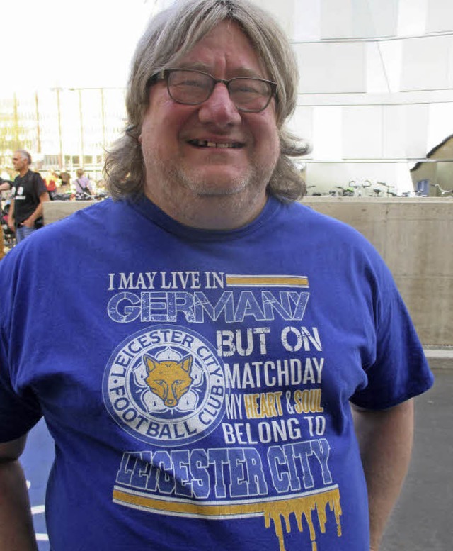 Andy Roberts mit seinem amtlichen T-Shirt  | Foto: CHristoph Ries