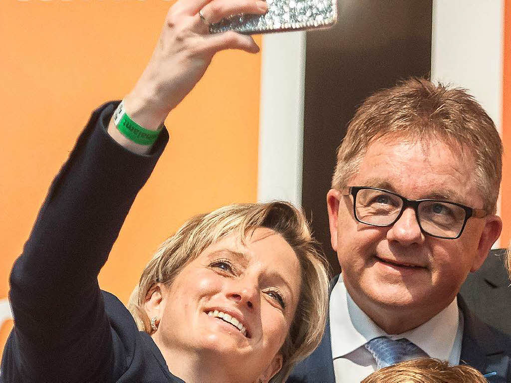 Wirtschaftsministerin:  Nicole Hoffmeister-Kraut (CDU) wird Wirtschaftsministerin in Baden-Wrttemberg bernehmen. Die 43-Jhrige  ist auf der Landesebene ein unbeschriebenes Blatt. Sie gewann das Erstmandat des Wahlkreises Balingen.