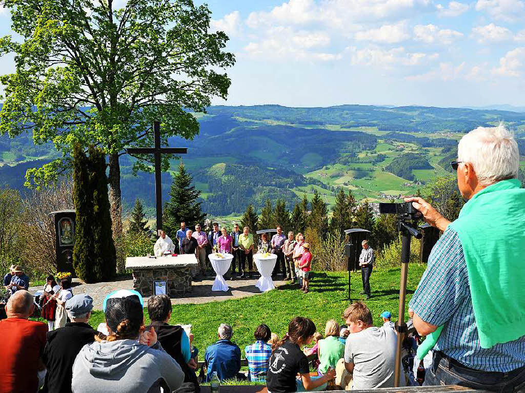 Ein Gipfeltreffen der Wanderfreunde bei Kaiserwetter auf dem Hrnleberg