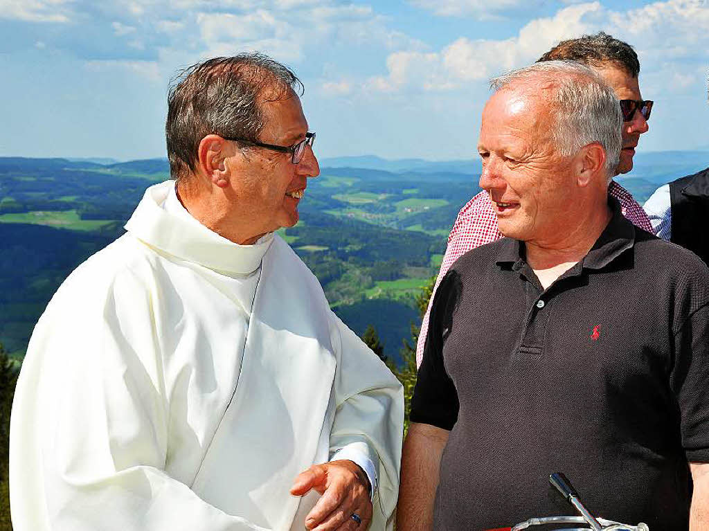 Ein Gipfeltreffen der Wanderfreunde bei Kaiserwetter auf dem Hrnleberg