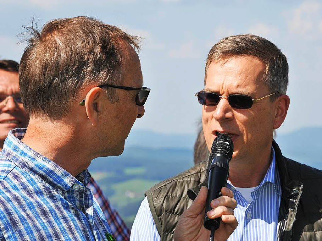 Ein Gipfeltreffen der Wanderfreunde bei Kaiserwetter auf dem Hrnleberg