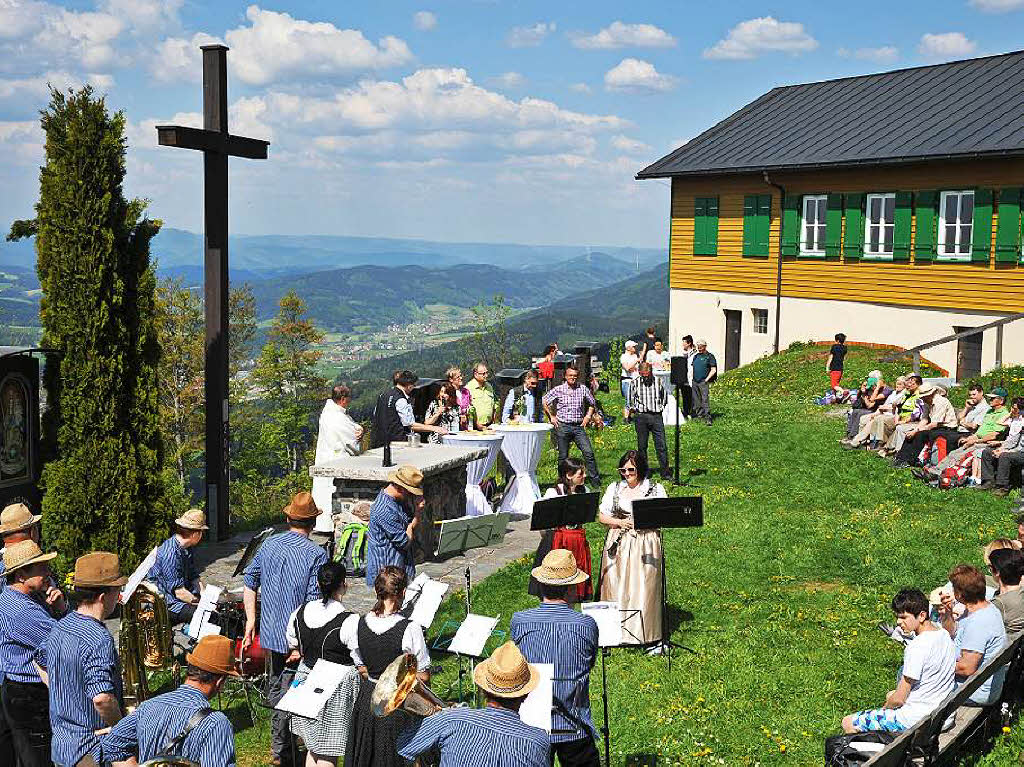 Ein Gipfeltreffen der Wanderfreunde bei Kaiserwetter auf dem Hrnleberg