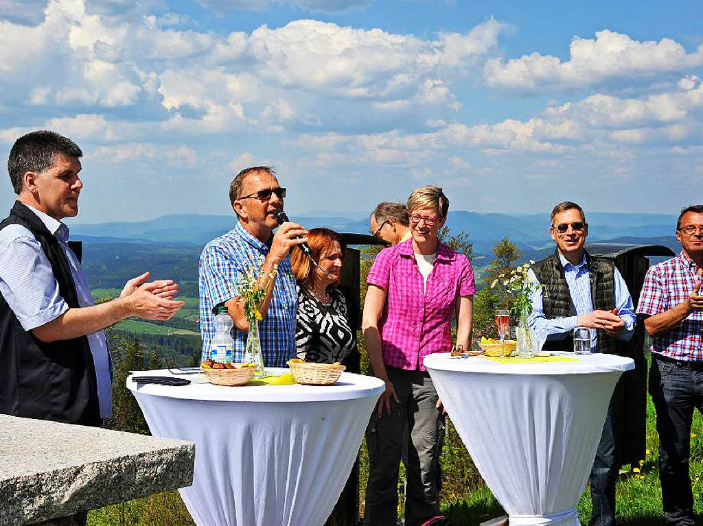 Ein Gipfeltreffen der Wanderfreunde bei Kaiserwetter auf dem Hrnleberg