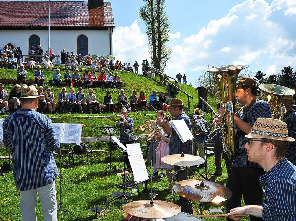 Ein Gipfeltreffen der Wanderfreunde bei Kaiserwetter auf dem Hrnleberg