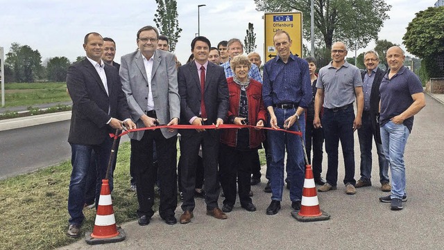 Vertreter der Gemeinde Kippenheim habe...rtseinfahrt Nord offiziell eingeweiht.  | Foto: BZ