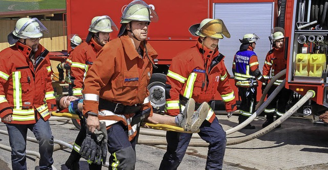 Die Kameraden retteten einen &#8222;Ve.... Mit dabei Feuerwehrarzt Markus Bohl.  | Foto: Chris Seifried