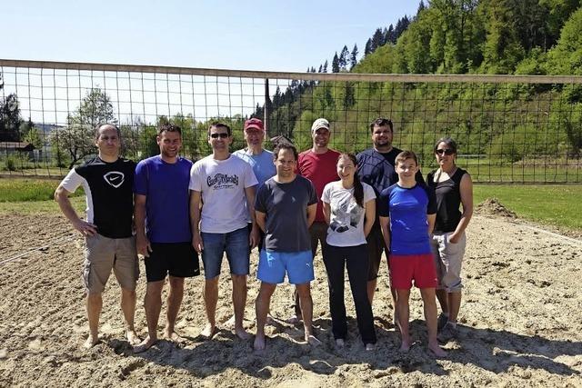 Volleyballplatz ist bereit - aber etwas Sand fehlt noch