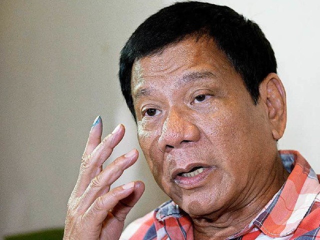 Der neue Prsident,  Rodrigo Duterte (71), schockiert gern mit derber Sprache.  | Foto: AFP
