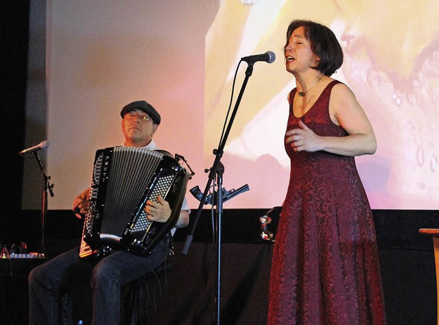 Vera Maier und Thomas Allgeier berzeu...allem durch mutige Eigenarrangements.   | Foto: Erich Krieger