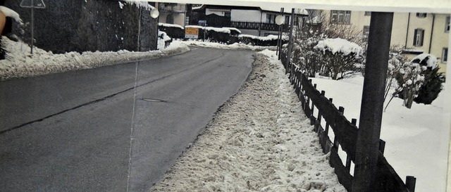 Der von Rumfahrzeugen zugeschttete G... unterlassener Rumpflicht angezeigt.   | Foto: Repro: Steinfelder