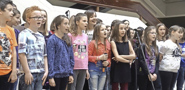 Einige Lieder aus &#8222;Peter Pan&#82...die Musical AG beim Schulkonzert auf.   | Foto: Roswitha Frey