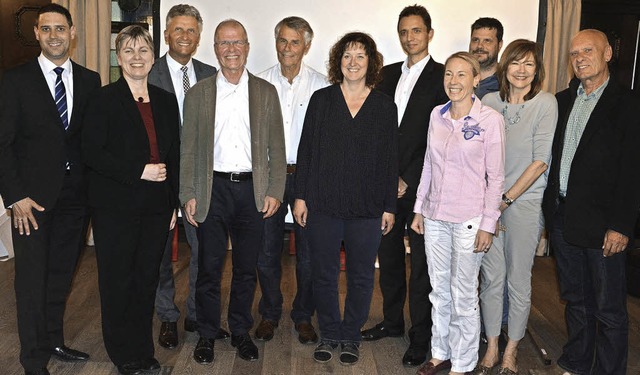Gruppenbild des Pro Lrrach-Vorstandte...er Horst Krmer (4. und 5. von links)   | Foto: Barbara Ruda
