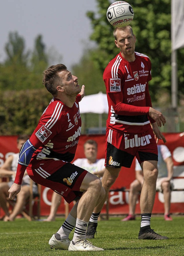 Stefan Konprecht (vorne) und  Sven Muc...erlage gegen den TV Wnschmichelbach.   | Foto:  Alexandra Buss