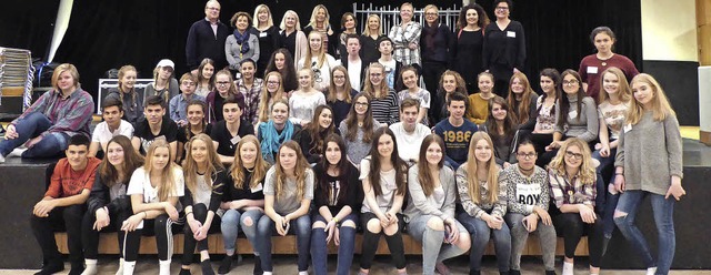 Die deutsche Erasmusgruppe in Gardabae...henland, Finnland, Spanien und Island.  | Foto: Schule