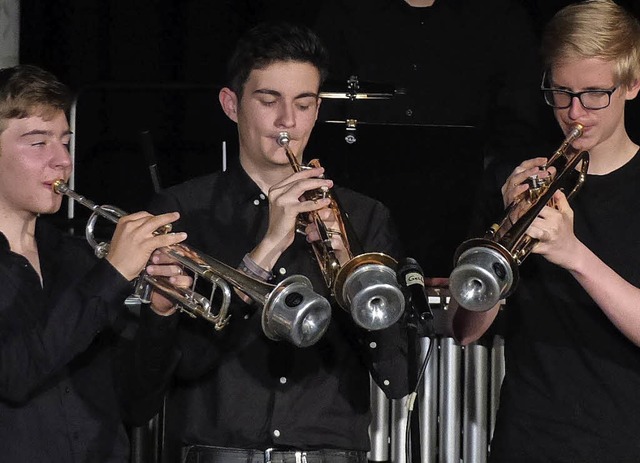 Die Trompeter der Jazzband zeigen ihr Knnen.   | Foto: Annette Preuss