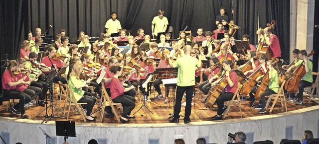 Das Regio-Orchester beim Konzert im Th... Jugendmusikfestivals in San Sebastian  | Foto: Georg Presch