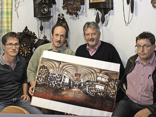 Hubert Wursthorn (zweiter von links) p...ee von einem Uhrenmuseum in Eisenbach.  | Foto: Gert Brichta
