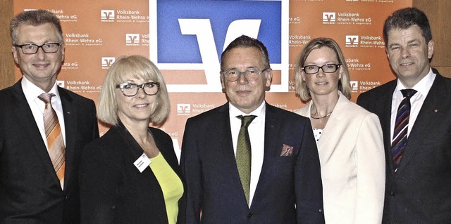 Der Aufsichtsratsvorsitzende Thomas Me..., Monika van Beeck und Michael Vogel.   | Foto: Michael Gottstein