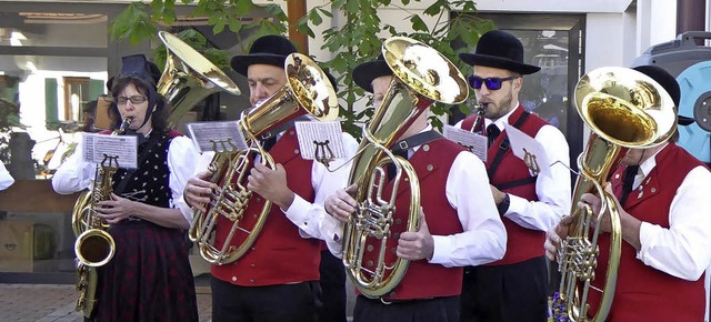 Die Trachtenkapelle Aitern nahm in Kir...nationalen Musikkapellentreffen teil.   | Foto: privat