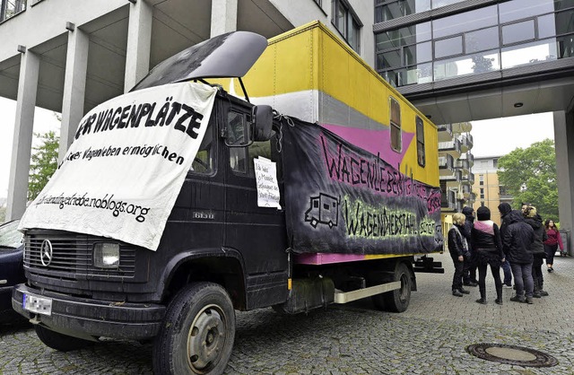 Vor dem Verwaltungsgericht haben die Wagenburgler demonstriert.   | Foto: Thomas Kunz