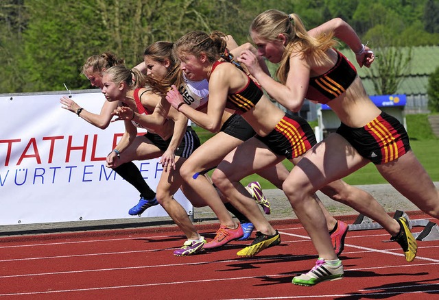 Starker Antritt: Die Sprinterinnen aus...osiv ins Sprintfinale ber 100 Meter.   | Foto: ottmar heiler